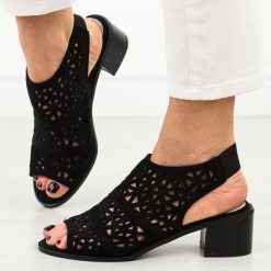 Czarne sandały damskie na obcasie Potocki 20331. Czarne sandały POTOCKI, bez wzorów, ze skóry, eleganckie, bez obcasa, na obcasie, bez zapięcia. Za 159.00 zł.