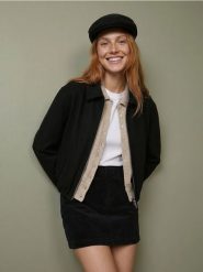 Bluza z bawełną z zamkiem i kołnierzykiem - czarny. Czarne bluzy Sinsay, l, bez wzorów, z bawełny, bez kaptura. Za 59.99 zł.