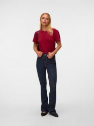 Vero Moda Koszulka w kolorze bordowym rozmiar: XS. Czerwone bluzki Vero Moda, xs, bez wzorów, bez kołnierzyka, bez ramiączek. Za 85.95 zł.