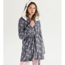 Szlafrok sowa - Jasny szar. Szlafroki marki Sinsay. Za 79.99 zł.