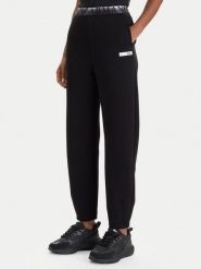 EA7 Emporio Armani Spodnie dresowe 7W000678 AF13151 UC001 Czarny Regular Fit. Czarne spodnie sportowe EA7 Emporio Armani, xxl, bez wzorów, z dresówki. Za 439.99 zł.