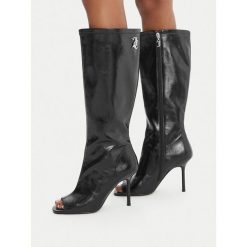 Kozaki Juicy Couture. Czarne kozaki Juicy Couture, bez obcasa, na szpilce, bez zapięcia. Za 349.99 zł.