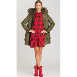 PARKA GUESS Z KAPTUREM. Zielone parki Guess, l, z futra, z kapturem. Za 524.50 zł.