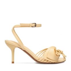 Sandały JENNY. Żółte sandały Jenny, bez wzorów, bez obcasa, na szpilce, bez zapięcia. Za 139.99 zł.