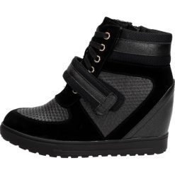 Czarne botki damskie, sneakersy J.STAR J0102. Botki J.Star. W wyprzedaży za 79.00 zł.