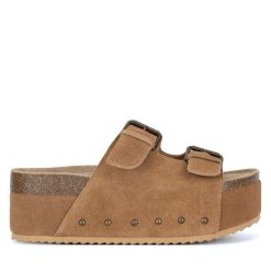 Klapki Badura. Brązowe klapki Badura, bez wzorów, bez obcasa. Za 229.99 zł.