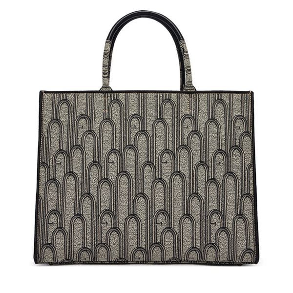 Torebka Furla. Czarne torebki klasyczne Furla, bez wzorów, bez dodatków. Za 965.99 zł.