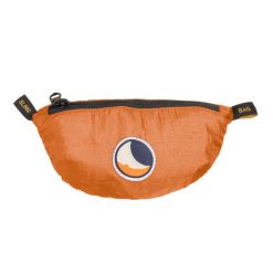 Saszetka na ramię torba składana Ticket to the Moon Upcycled Sling Bag. Brązowe torby na ramię TICKET TO THE MOON, bez wzorów, sportowe, na ramię, bez dodatków. Za 172.99 zł.