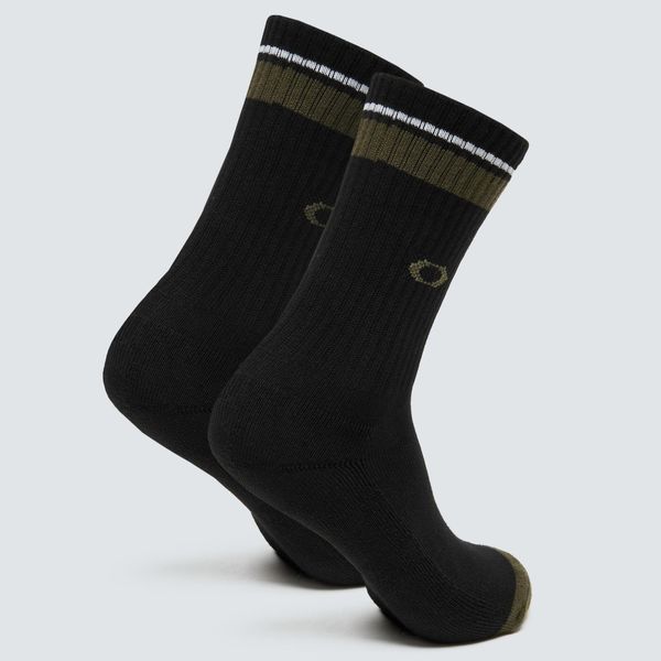 Skarpetki turystyczne długie unisex Oakley Essential Socks 3 pary. Czarne skarpety Oakley, bez wzorów. Za 64.99 zł.