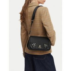 Torebka Beverly Hills Polo Club. Czarne listonoszki Beverly Hills Polo Club, bez wzorów, bez dodatków. Za 179.99 zł.