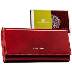 Elegancki portfel damski ze skóry naturalnej w czerwonym kolorze, zamykany zatrzaskiem i biglem - Peterson. Czerwone portfele Peterson, bez wzorów, ze skóry. Za 129.99 zł.
