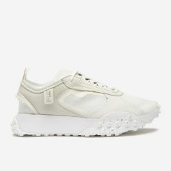 Buty sportowe Decathlon WLKR 76. Białe obuwie sportowe DECATHLON, z kauczuku, bez zapięcia, trekkingowe. W wyprzedaży za 129.99 zł.