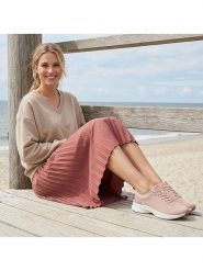 Inselhauptstadt Sneakersy w kolorze jasnoróżowym rozmiar: 38. Różowe trampki Inselhauptstadt, bez wzorów, z materiału, bez zapięcia. Za 113.90 zł.