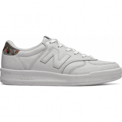 New Balance WRT300PB - Sweet Nectar. Trampki New Balance, bez wzorów, z gumy, bez zapięcia. W wyprzedaży za 249.99 zł.