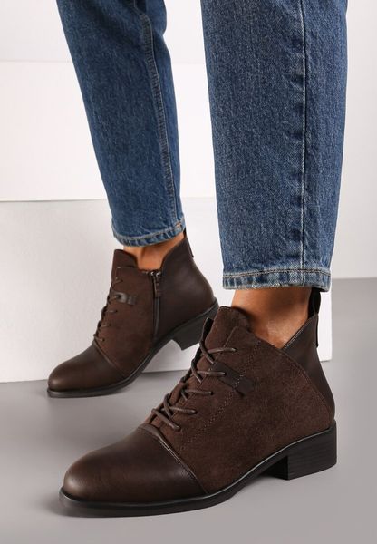 Brązowe Płaskie Botki z Kontrastowymi Elementami i Sznurowaniem Lorian. Brązowe botki Born2be, bez wzorów, z jeansu, bez obcasa, na płaskiej podeszwie, bez zapięcia. Za 119.99 zł.