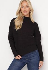 Czarny Sweter z Wełną o Asymetrycznym Fasonie z Tłoczeniem Sarositte. Czarne swetry Born2be, bez wzorów, z wełny, bez ramiączek. Za 159.99 zł.