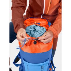 Plecak turystyczny Ortovox Traverse 30 Dry - just blue. Niebieskie plecaki ORTOVOX, bez wzorów. Za 823.99 zł.