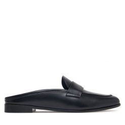 Klapki Max Mara. Czarne klapki Max Mara, bez wzorów, bez obcasa. Za 2,589.00 zł.
