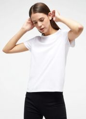 Damski T-Shirt Mustang Style Ada General White 1013929 2045. Białe t-shirty Mustang, s, bez wzorów, bez kołnierzyka, bez ramiączek. Za 69.99 zł.