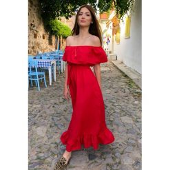 Sukienka MODEIRA RED. Czerwone sukienki Sukienka MODEIRA RED, l, bez wzorów, bez kołnierzyka, bez ramiączek. W wyprzedaży za 69.00 zł.
