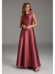 SWING Sukienka w kolorze czerwonym rozmiar: 38. Czerwone sukienki Swing, bez wzorów, bez kołnierzyka, bez ramiączek, maxi. Za 306.01 zł.