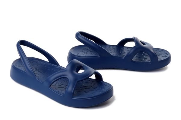 Wonders Glub baltic, sandały damskie. Niebieskie sandały Wonders, bez wzorów, bez obcasa, na płaskiej podeszwie, bez zapięcia. Za 239.92 zł.