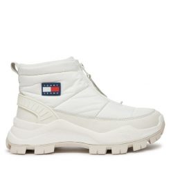Botki Tommy Jeans. Białe botki Tommy Jeans, bez wzorów, z jeansu, bez obcasa, na płaskiej podeszwie, bez zapięcia. Za 699.99 zł.