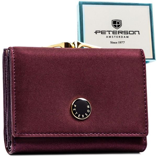 Średniej wielkości portfel damski wykonany ze skóry naturalnej i ekologicznej w fioletowym kolorze PTN PS15-09-HNL Peterson. Fioletowe portfele Peterson, bez wzorów, ze skóry. Za 124.99 zł.