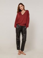 Rodier Sweter w kolorze bordowym rozmiar: L. Czerwone swetry Rodier, l, z aplikacjami, bez ramiączek. Za 204.48 zł.