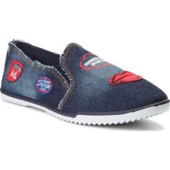 Trampki NYLON RED WSJD202-3. Czerwone trampki Nylon Red, bez wzorów, z materiału, bez zapięcia. W wyprzedaży za 24.99 zł.