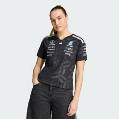 Koszulka Mercedes - Amg Petronas Formula 1 Team Driver. Czarne bluzki Adidas, bez wzorów, sportowe, bez kołnierzyka, bez ramiączek. Za 369.00 zł.