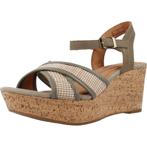 Sandały CLARKS 26171441C Zielony. Zielone sandały Clarks, bez wzorów, ze skóry, bez obcasa, bez zapięcia. Za 240.99 zł.