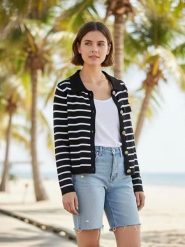 ASSUILI Kardigan w kolorze czarnym rozmiar: 42. Czarne kardigany Assuili, bez wzorów. Za 121.99 zł.