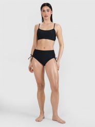 4F Góra od bikini damska - czarna M. Czarne szorty 4f, bez wzorów, z elastanu, eleganckie. W wyprzedaży za 39.99 zł.