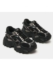 Steve Madden Sneakersy w kolorze czarnym rozmiar: 39. Czarne trampki Steve Madden, bez wzorów, bez zapięcia. Za 259.95 zł.