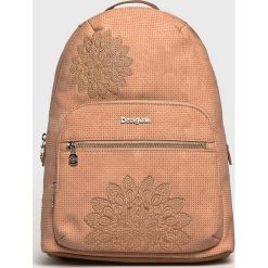 Desigual - Plecak. Czerwone plecaki Desigual, z aplikacjami, z materiału. W wyprzedaży za 249.90 zł.