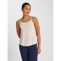 Damski tank top Hummel Yoga Soft. Białe topy Hummel, bez wzorów, bez kołnierzyka, bez ramiączek. Za 153.50 zł.