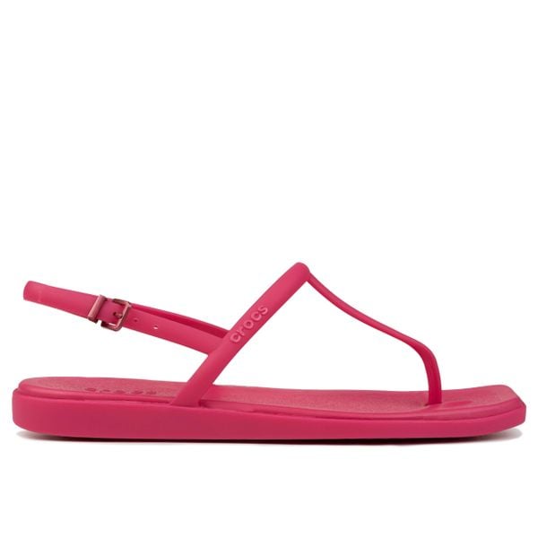 Sandały damskie Crocs MIAMI THONG FLIP. Czerwone sandały Crocs, bez wzorów, sportowe, bez obcasa, bez zapięcia. W wyprzedaży za 149.00 zł.