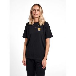 Koszulka Hummel Legacy Liam. Czarne bluzki Hummel, xs, bez wzorów, sportowe, bez kołnierzyka, bez ramiączek. Za 133.00 zł.