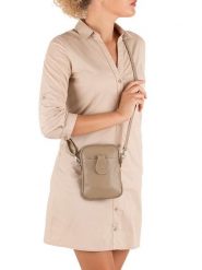 Lia Biassoni Skórzana torebka "Paglia" w kolorze beżowym na telefon - 15 x 20 x 1 cm rozmiar: onesize. Brązowe torby na ramię Lia Biassoni, bez wzorów, z materiału, przez ramię, bez dodatków. Za 130.99 zł.