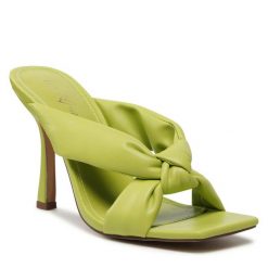 Klapki DeeZee. Zielone klapki DeeZee, bez wzorów, bez obcasa. Za 139.99 zł.