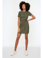 Trendyol Sukienka w kolorze khaki rozmiar: L. Brązowe sukienki Trendyol, l, bez wzorów, prążkowane, bez kołnierzyka, bez ramiączek, mini. Za 66.00 zł.