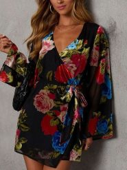 Milan Kiss Sukienka w kolorze czarnym rozmiar: M. Czarne sukienki Milan Kiss, na co dzień, m, bez wzorów, z tkaniny, bez kołnierzyka, bez ramiączek, mini, proste. Za 165.99 zł.