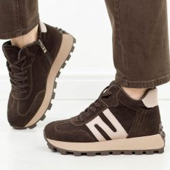 D. Brązowe skórzane jesienne botki damskie Filippo Dbt7975/26. Brązowe obuwie sportowe Filippo, na jesień, z jeansu, bez zapięcia, trekkingowe. Za 329.00 zł.