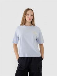 4F T-shirt oversize z nadrukiem damski - niebieski L. Niebieskie t-shirty 4f, l, bez wzorów, z bawełny, bez kołnierzyka, bez ramiączek. W wyprzedaży za 39.99 zł.