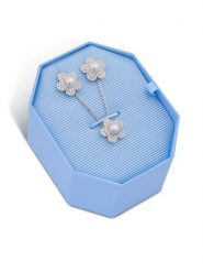 Swarovski Zestaw naszyjnik i kolczyki 5749180 Srebrny. Szare naszyjniki SWAROVSKI, metalowe. Za 939.99 zł.