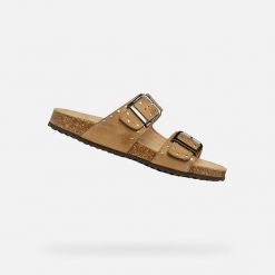 Sandały damskie Geox Brionia R I. Czerwone sandały Geox, bez wzorów, z gumy, eleganckie, bez obcasa, bez zapięcia. Za 381.00 zł.