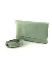 Marlon Skórzana torebka w kolorze miętowym - 25 x 15 x 1 cm rozmiar: onesize. Zielone torby na ramię Marlon, bez wzorów, z materiału, na ramię, bez dodatków. Za 176.45 zł.