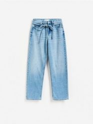 Jeansy straight z wiązanym paskiem - niebieski. Niebieskie jeansy Reserved, bez wzorów. Za 139.99 zł.