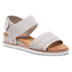 Sandały Skechers. Brązowe sandały Skechers, bez wzorów, bez obcasa, na płaskiej podeszwie, bez zapięcia. Za 159.99 zł.